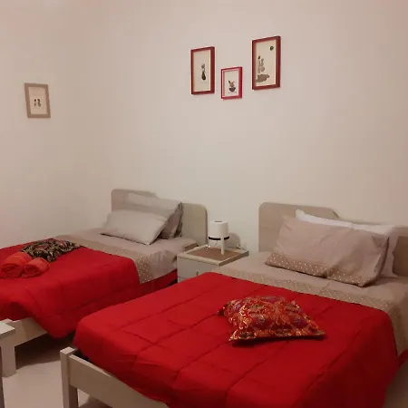 לינה וארוחת בוקר Pascal *